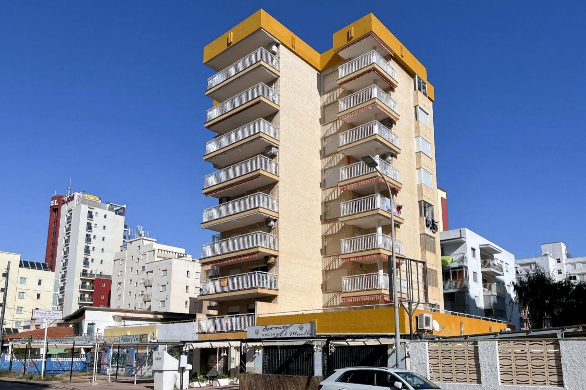 El Tiburon - Piso con espectaculares vistas al mar - solo para familias ideal para 4 personas Playa de Gandia Bagian luar foto